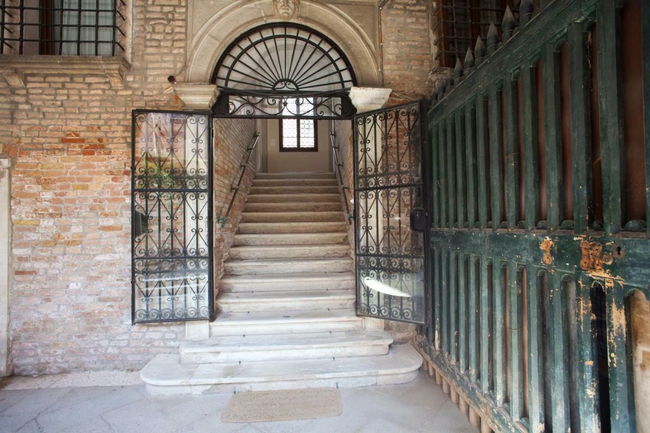 Apartmán Al Mezzanino, Palazzo Torniello Benátky Exteriér fotografie
